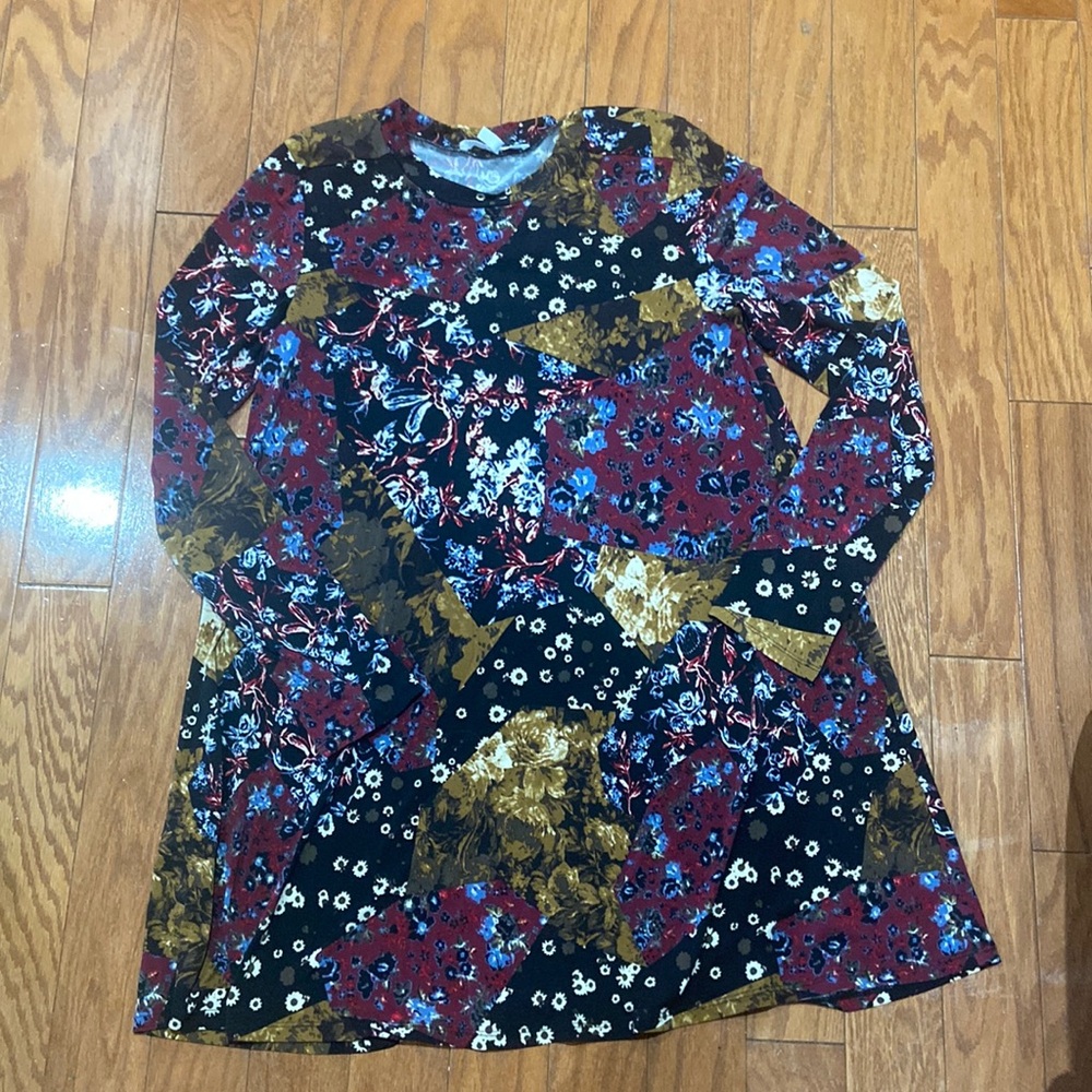 BCBGeneration cross pattern floral dress